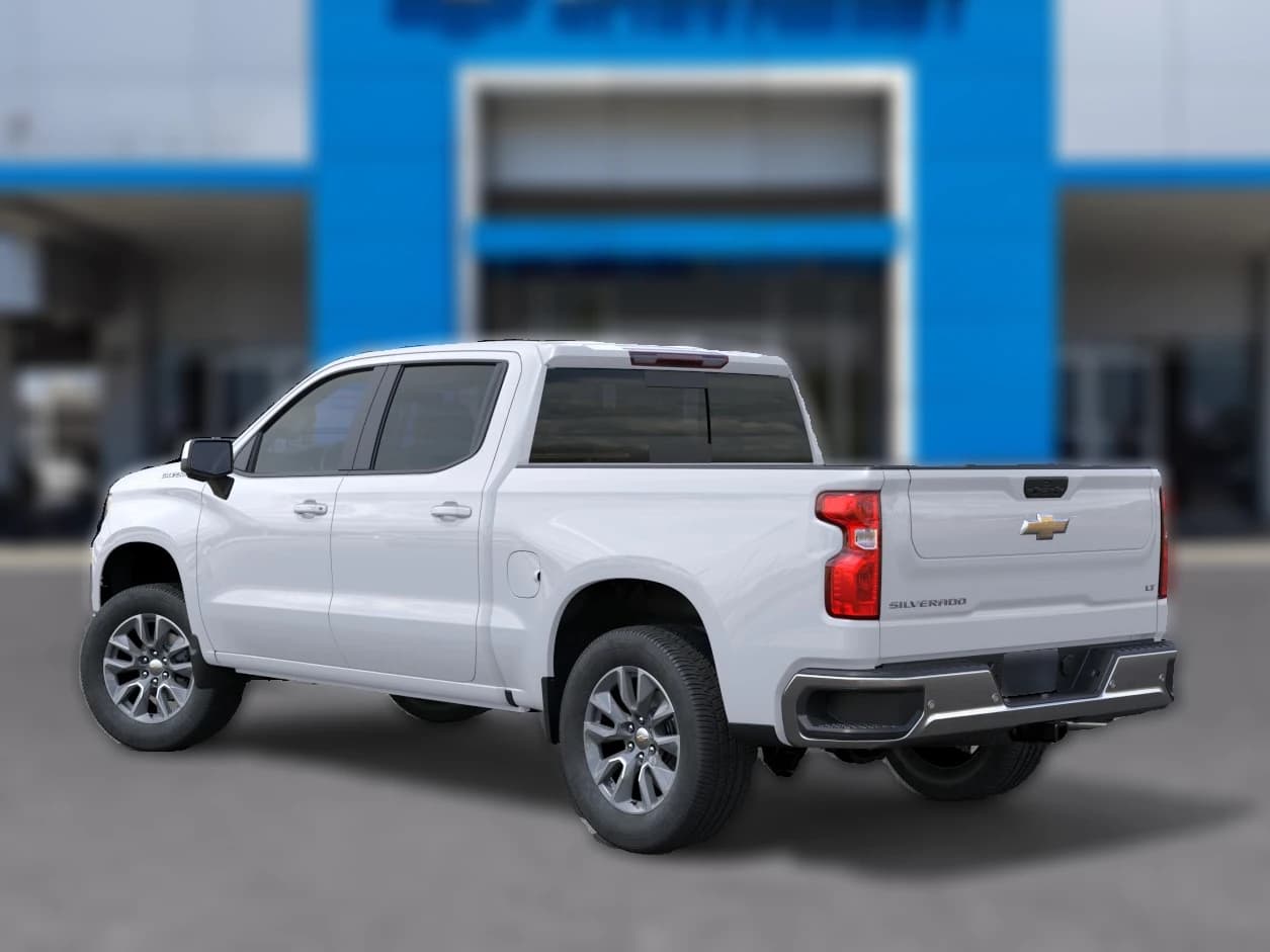 Chevrolet Silverado 1500 LT 2WD Crew Cab 147" 2026 — side view