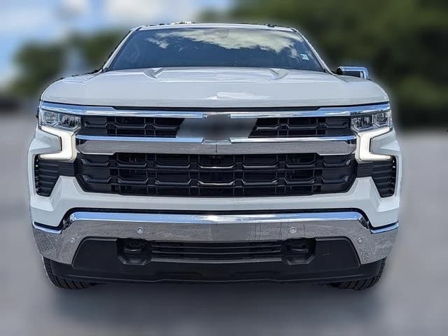 Chevrolet Silverado 1500 LT 2WD Crew Cab 147" 2026 — side view