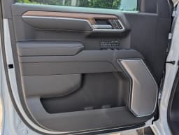Chevrolet Silverado 1500 High Country 2WD Crew Cab 147" 2026 — side view