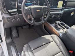 Chevrolet Silverado 1500 High Country 2WD Crew Cab 147" 2026 — side view