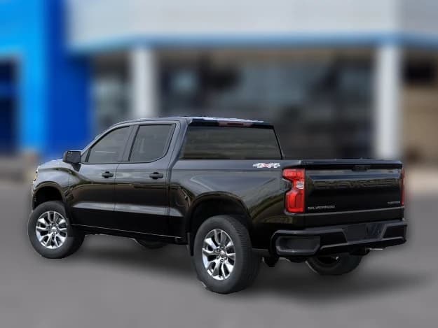 Chevrolet Silverado 1500 Custom 4WD Crew Cab 147" 2026 — side view