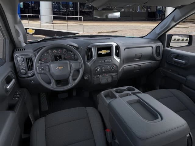 Chevrolet Silverado 1500 Custom 4WD Crew Cab 147" 2026 — side view