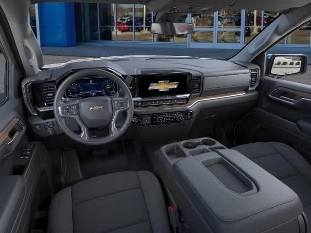 Chevrolet Silverado 1500 LT 4WD Crew Cab 147" 2026 — side view
