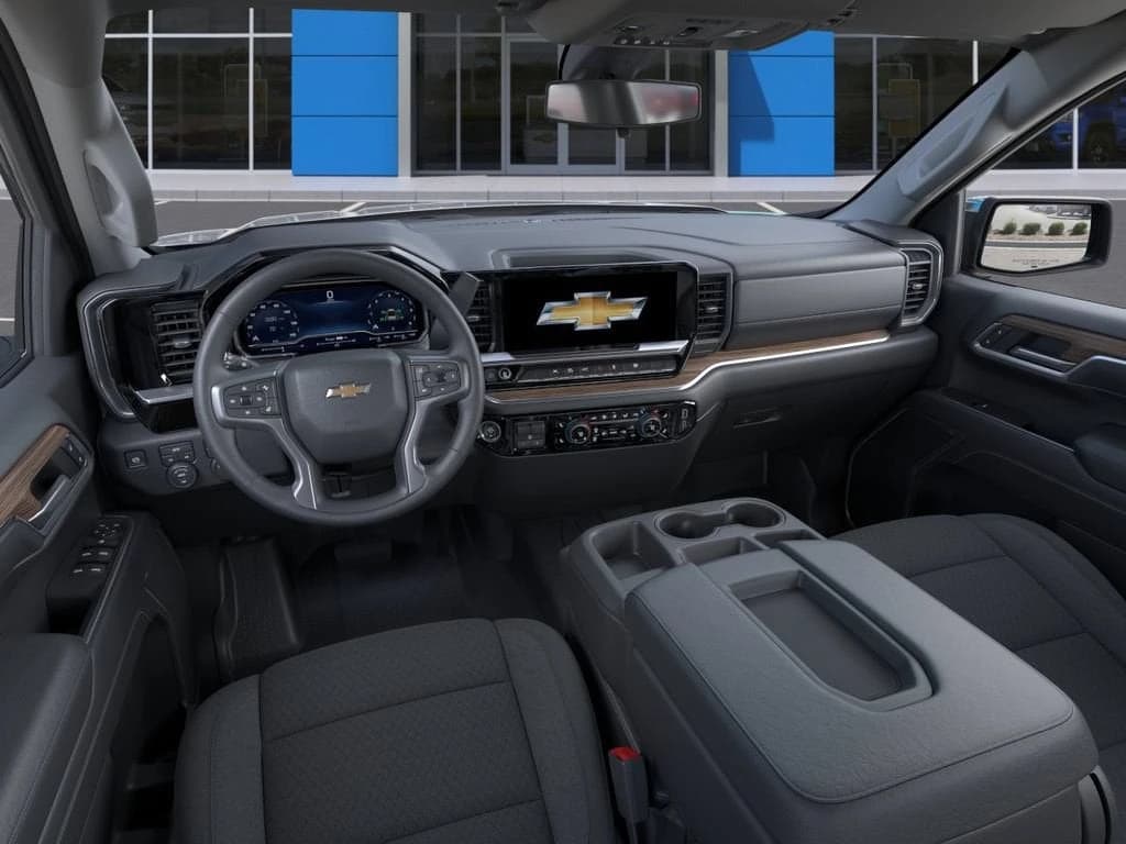 Chevrolet Silverado 1500 LT 4WD Crew Cab 147" 2026 — side view