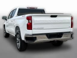 Chevrolet Silverado 1500 LT 4WD Crew Cab 147" 2026 — side view