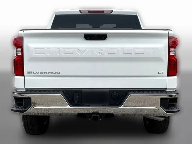 Chevrolet Silverado 1500 LT 4WD Crew Cab 147" 2026 — side view