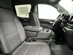 Chevrolet Silverado 1500 LT 4WD Crew Cab 147" 2026 — side view