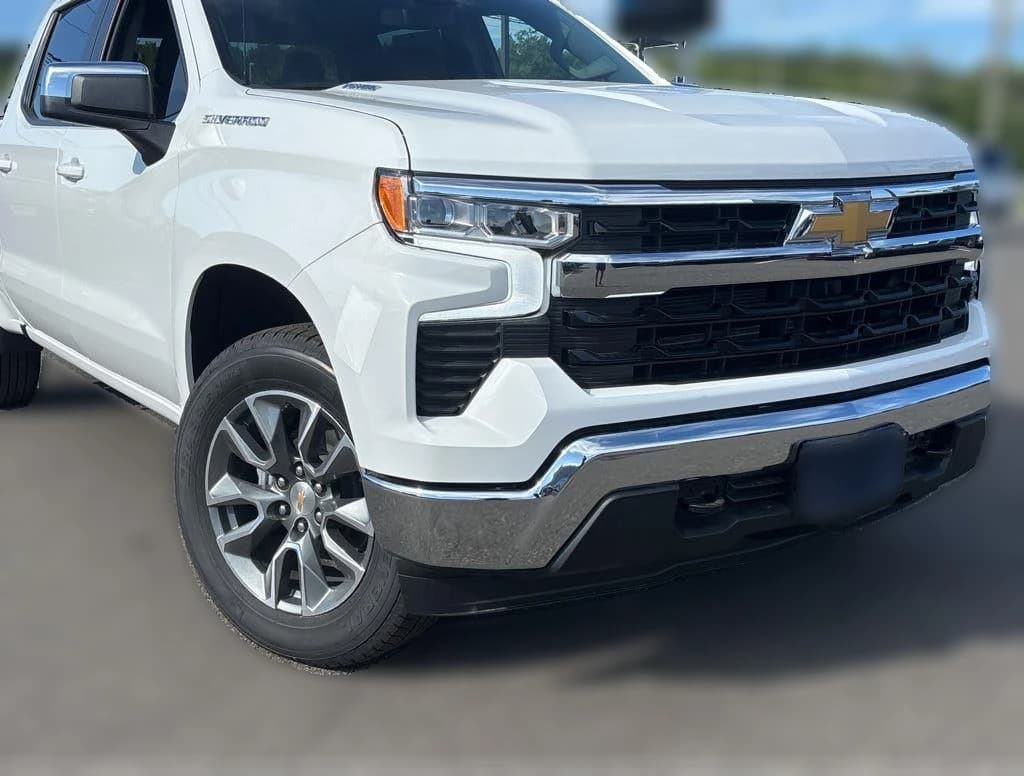 Chevrolet Silverado 1500 LT 4WD Crew Cab 147" 2026 — side view