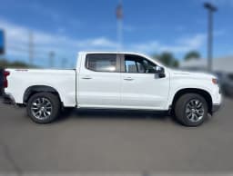Chevrolet Silverado 1500 LT 4WD Crew Cab 147" 2026 — side view