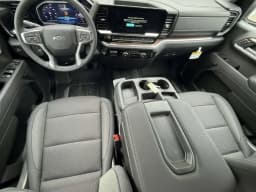 Chevrolet Silverado 1500 RST 4WD Crew Cab 147" 2026 — side view