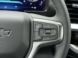 Chevrolet Silverado 1500 RST 4WD Crew Cab 147" 2026 — side view