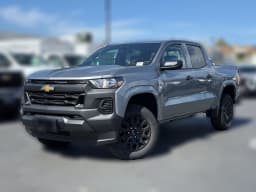 Chevrolet Colorado 2WD Work Truck Crew Cab 2026 — side view