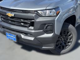 Chevrolet Colorado 2WD Work Truck Crew Cab 2026 — side view