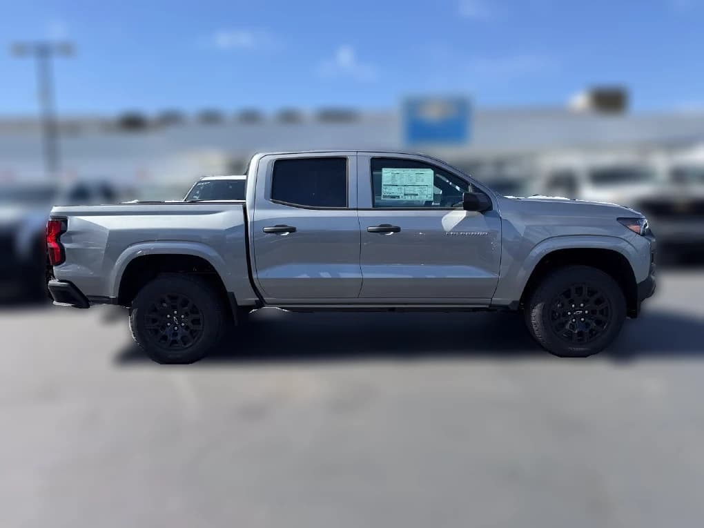 Chevrolet Colorado 2WD Work Truck Crew Cab 2026 — side view