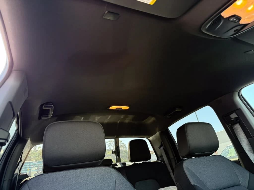 Chevrolet Colorado 2WD Work Truck Crew Cab 2026 — side view