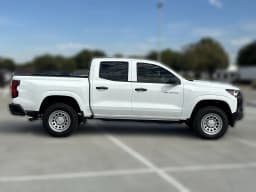 Chevrolet Colorado 2WD Work Truck Crew Cab 2026 — side view