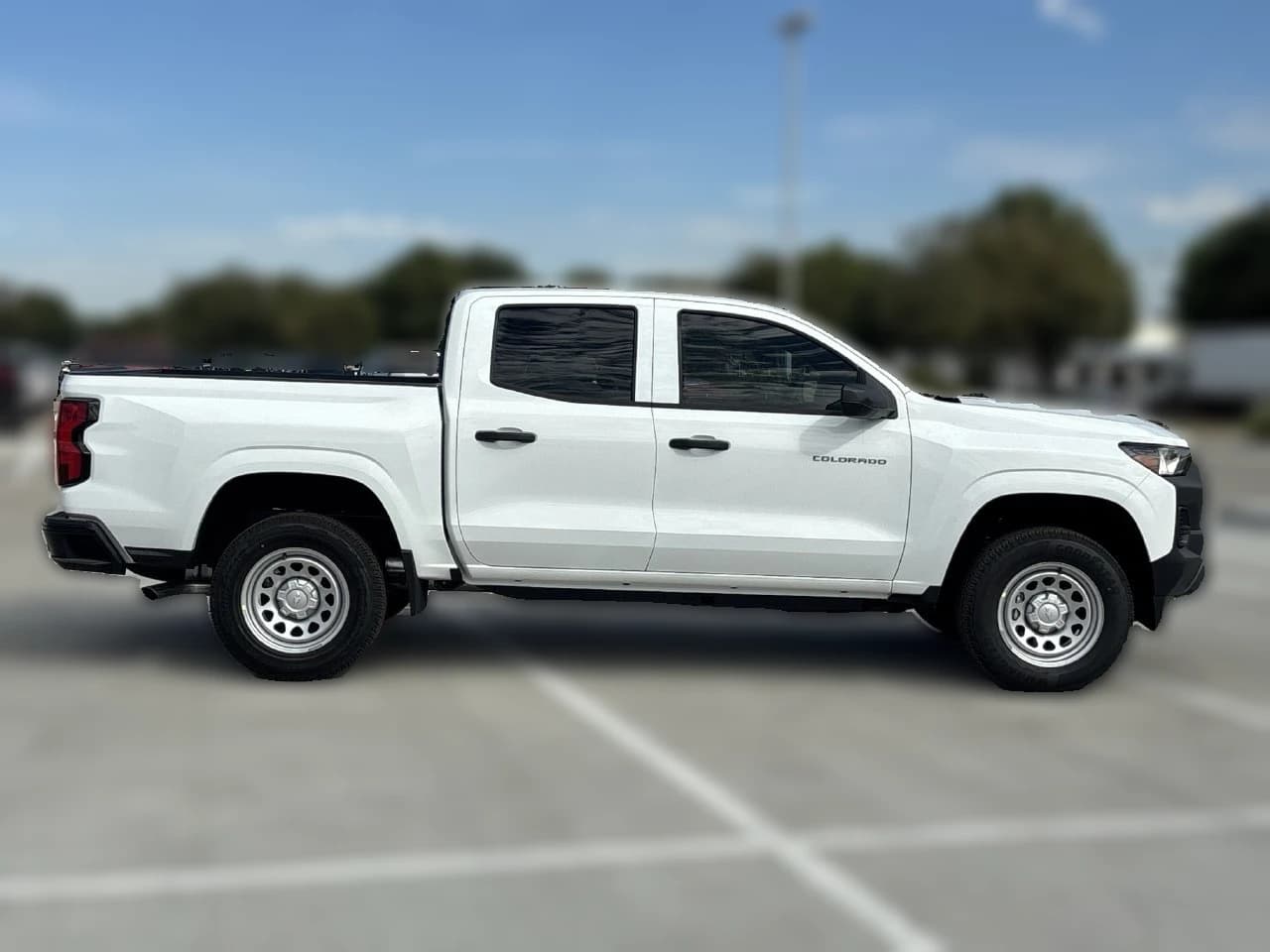Chevrolet Colorado 2WD Work Truck Crew Cab 2026 — side view