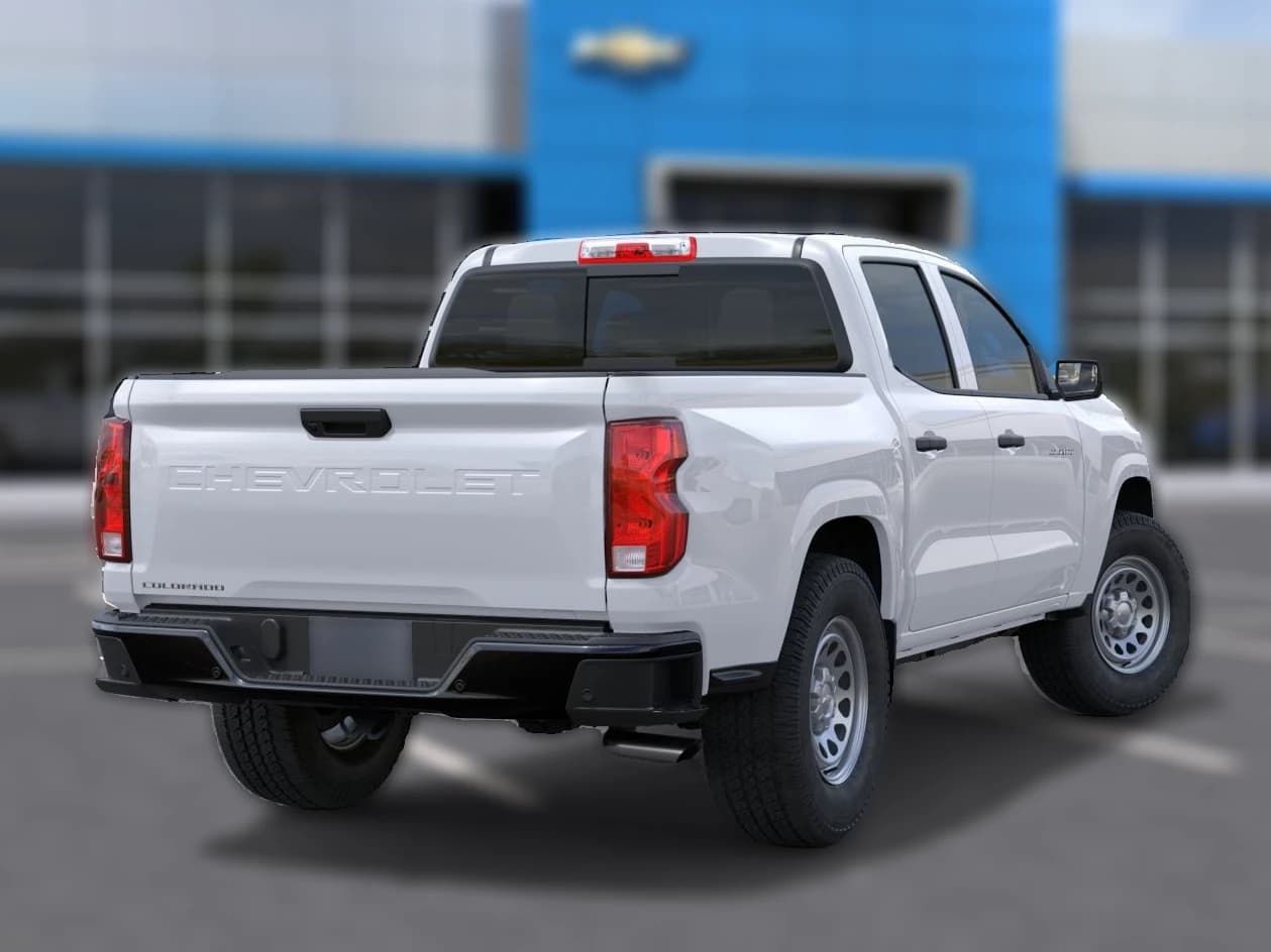 Chevrolet Colorado 2WD Work Truck Crew Cab 2026 — side view