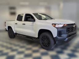 Chevrolet Colorado 2WD Work Truck Crew Cab 2026 — side view
