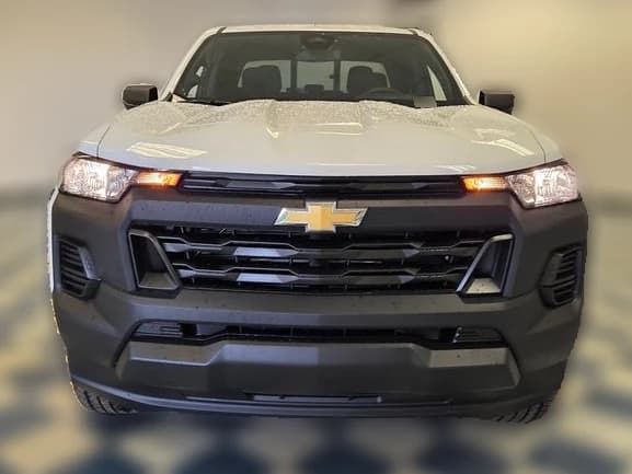 Chevrolet Colorado 2WD Work Truck Crew Cab 2026 — side view