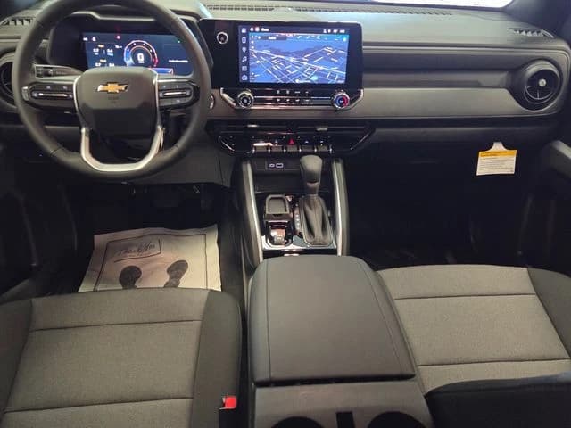 Chevrolet Colorado 2WD Work Truck Crew Cab 2026 — side view