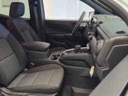 Chevrolet Colorado 2WD Work Truck Crew Cab 2026 — side view