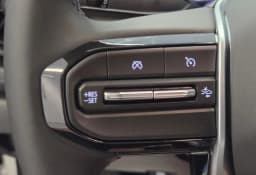 Chevrolet Colorado 2WD Work Truck Crew Cab 2026 — side view