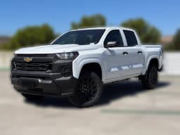 Chevrolet Colorado 2WD Work Truck Crew Cab 2026 — side view