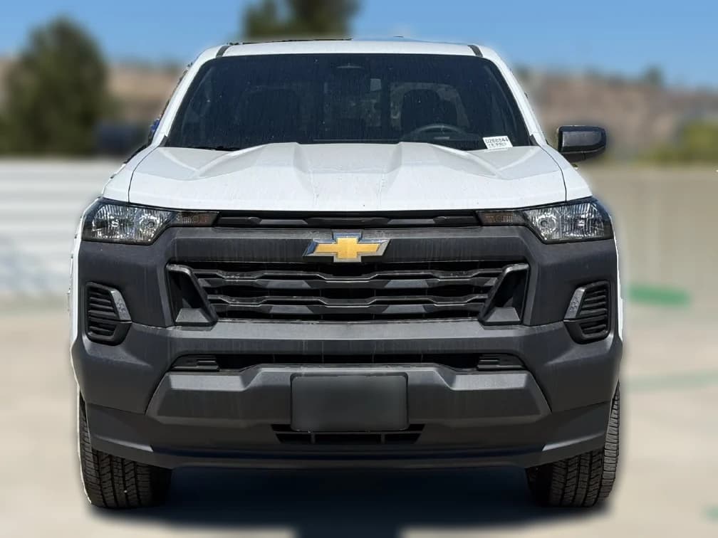 Chevrolet Colorado 2WD Work Truck Crew Cab 2026 — side view