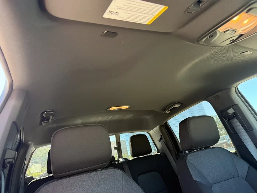 Chevrolet Colorado 2WD Work Truck Crew Cab 2026 — side view