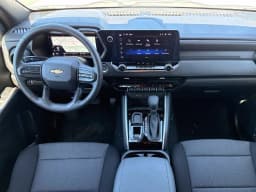 Chevrolet Colorado 2WD Work Truck Crew Cab 2026 — side view