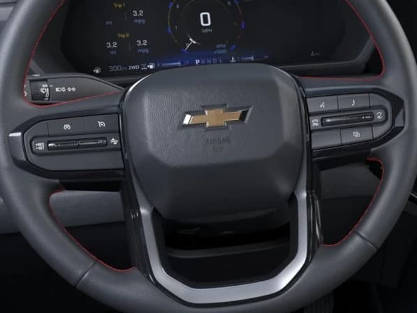 Chevrolet Colorado 2WD Work Truck Crew Cab 2026 — side view