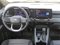 Chevrolet Colorado 2WD Work Truck Crew Cab 2026 — side view