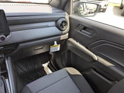 Chevrolet Colorado 2WD Work Truck Crew Cab 2026 — side view