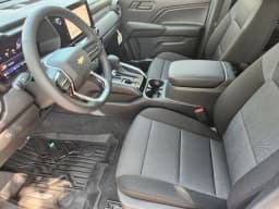Chevrolet Colorado 2WD Work Truck Crew Cab 2026 — side view
