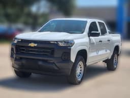 Chevrolet Colorado 2WD Work Truck Crew Cab 2026 — side view