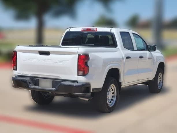Chevrolet Colorado 2WD Work Truck Crew Cab 2026 — side view