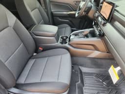 Chevrolet Colorado 2WD Work Truck Crew Cab 2026 — side view