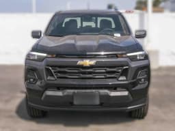 Chevrolet Colorado 2WD LT Crew Cab 2026 — side view