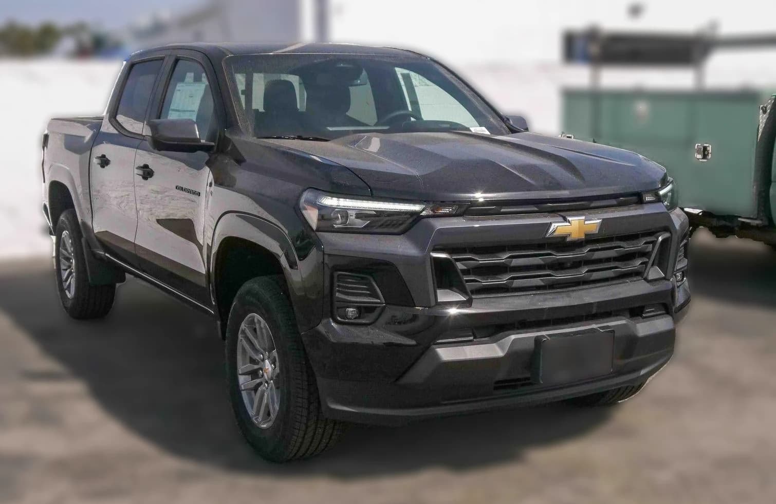 Chevrolet Colorado 2WD LT Crew Cab 2026 — side view