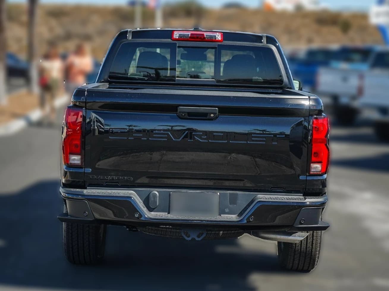 Chevrolet Colorado 2WD LT Crew Cab 2026 — side view
