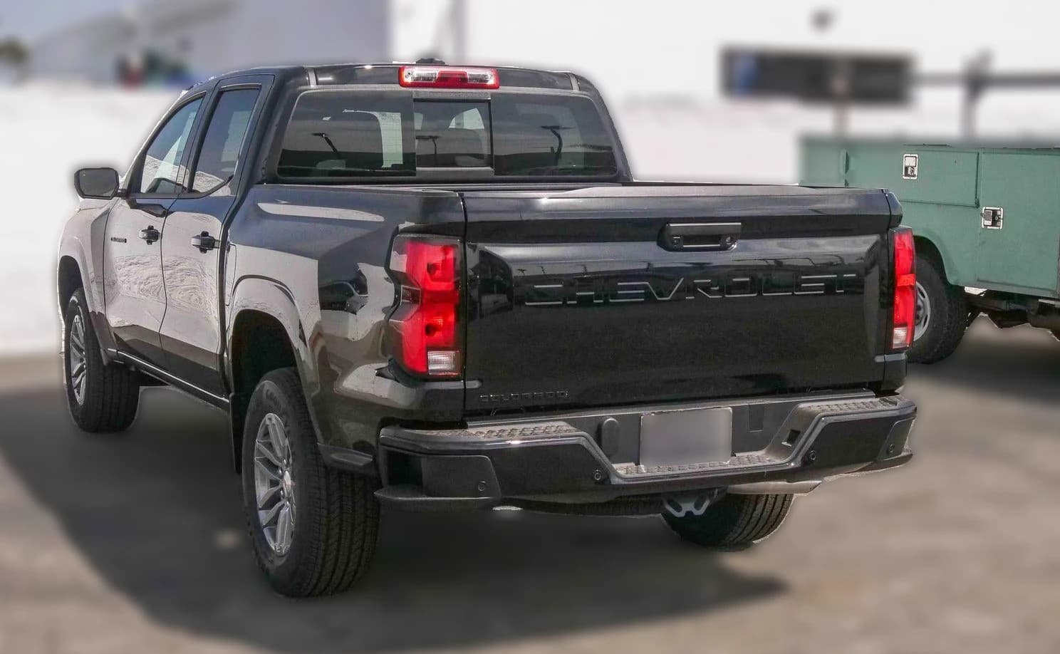 Chevrolet Colorado 2WD LT Crew Cab 2026 — side view