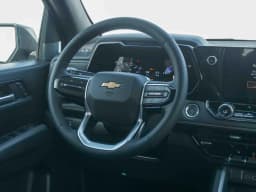 Chevrolet Colorado 2WD LT Crew Cab 2026 — side view