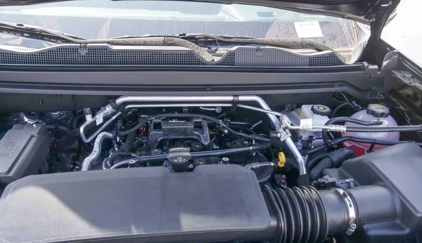 Chevrolet Colorado 2WD LT Crew Cab 2026 — side view