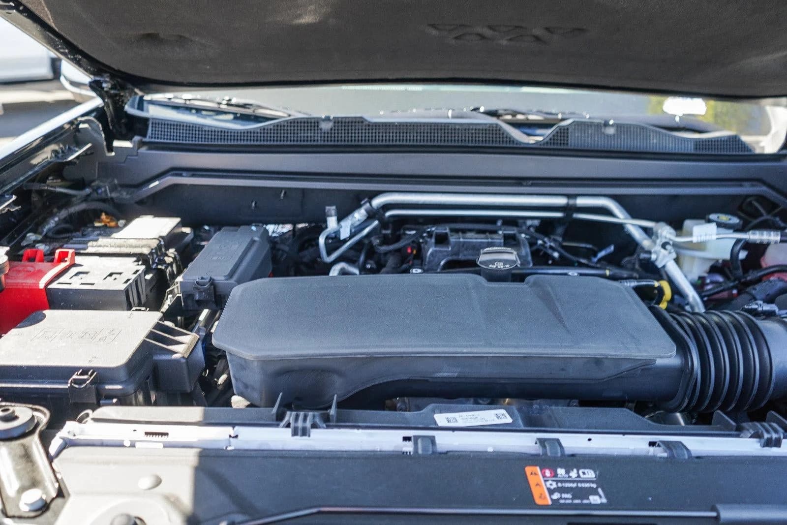 Chevrolet Colorado 2WD LT Crew Cab 2026 — side view