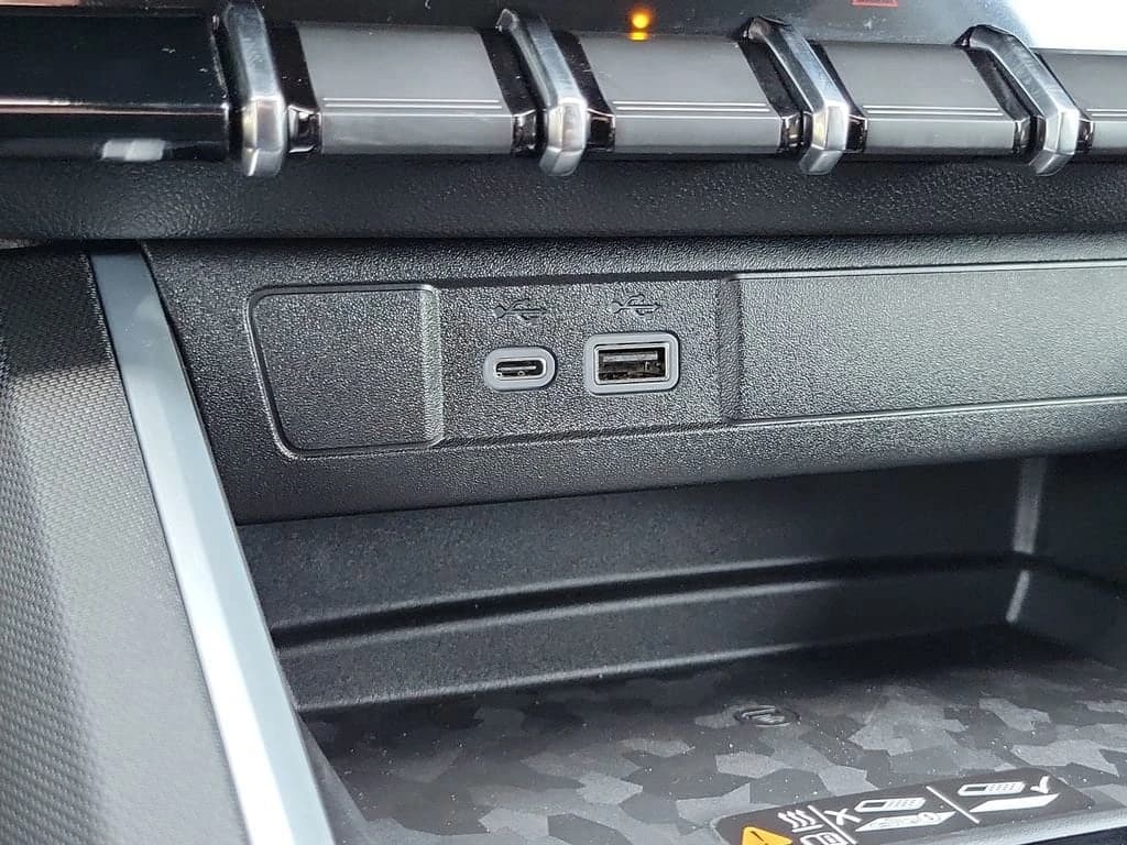 Chevrolet Colorado 2WD LT Crew Cab 2026 — side view