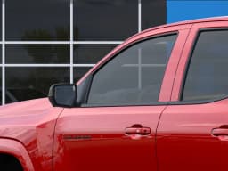 Chevrolet Colorado 2WD LT Crew Cab 2026 — side view