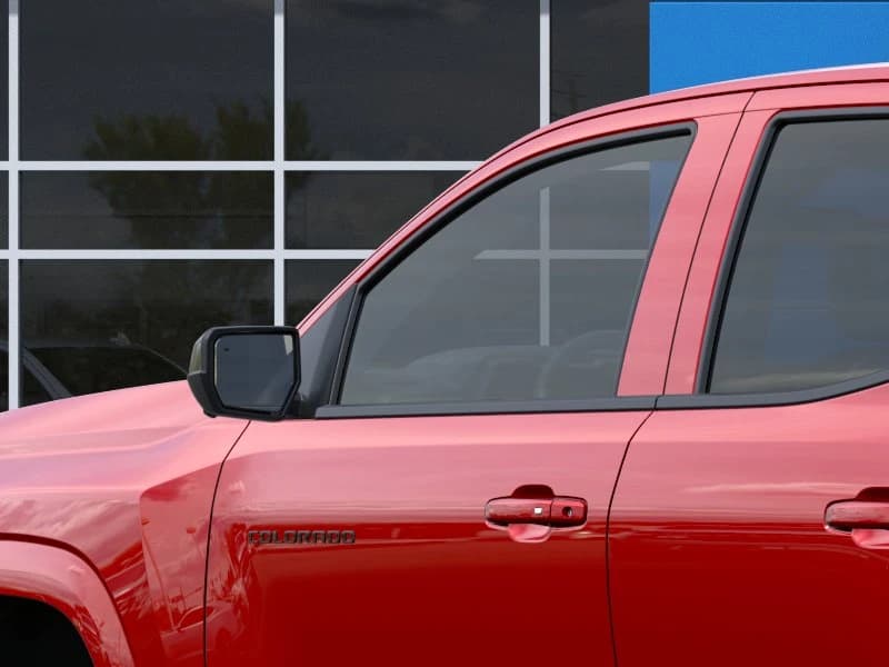 Chevrolet Colorado 2WD LT Crew Cab 2026 — side view