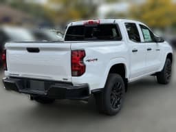 Chevrolet Colorado 4WD Work Truck Crew Cab 2026 — side view