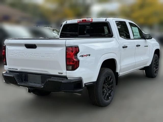 Chevrolet Colorado 4WD Work Truck Crew Cab 2026 — side view